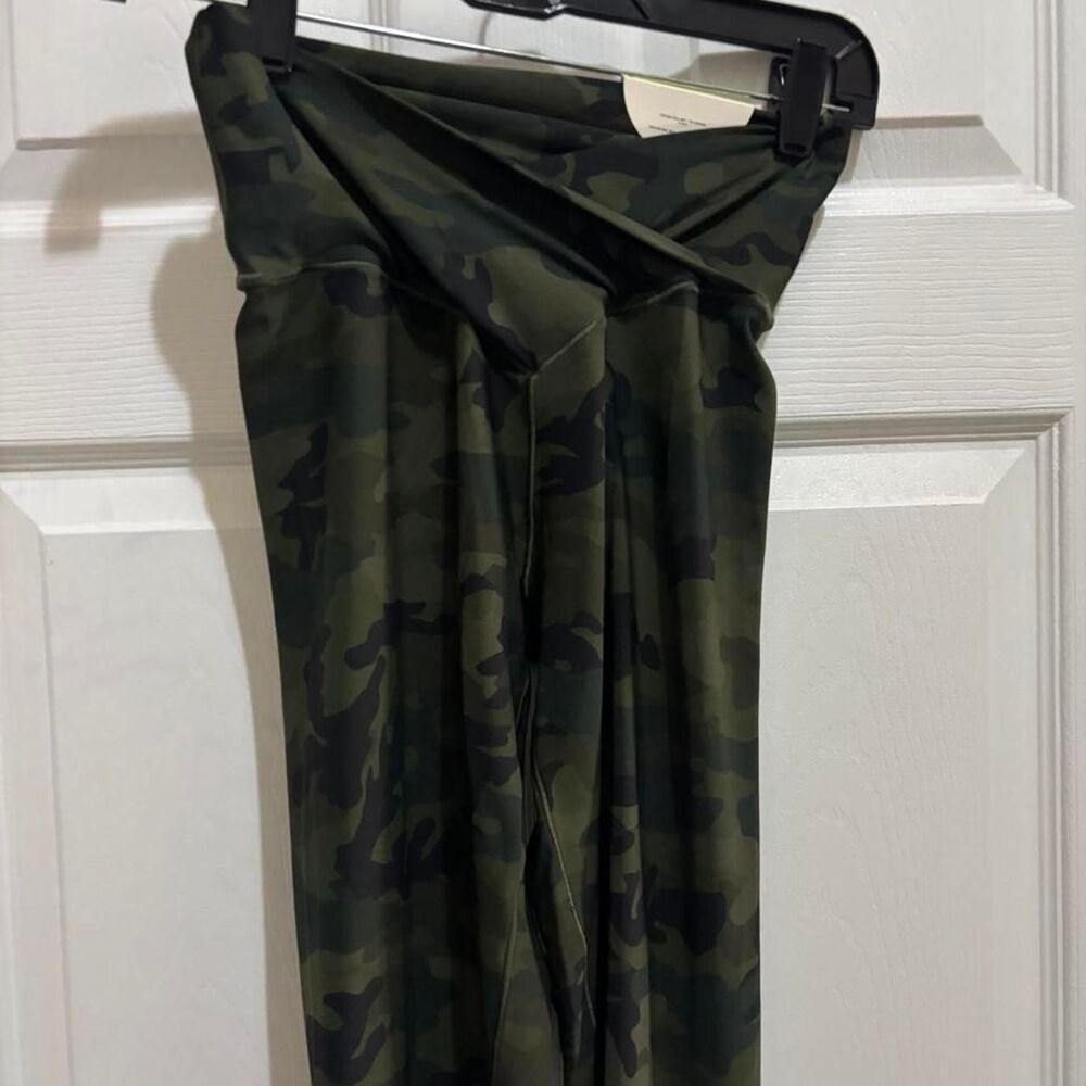 Aerie Women's Green and Khaki Leggings